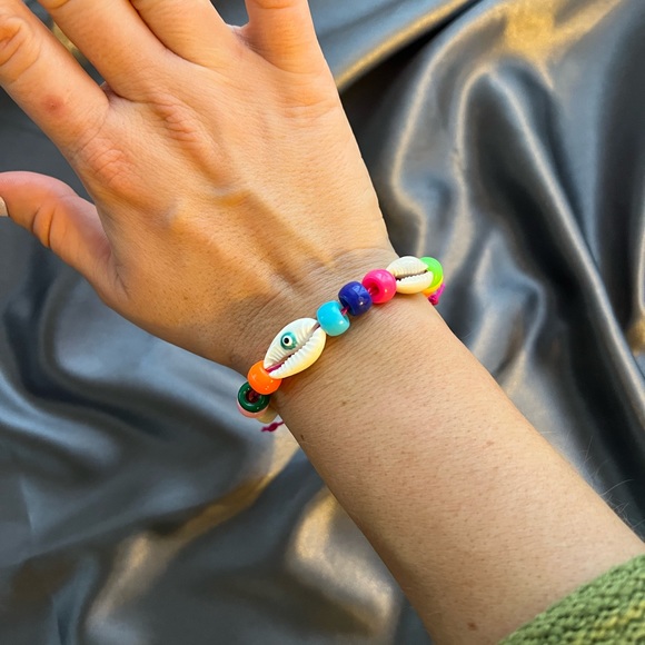 Seashell Rainbow Bracelet - Picture 2 of 5